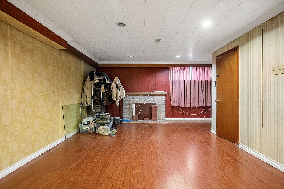 1388 E 60th Avenue Vancouver, BC - 23