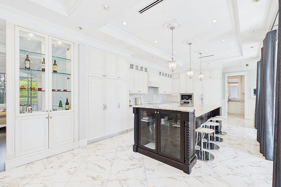 738 W 54th Avenue Vancouver, BC - 9
