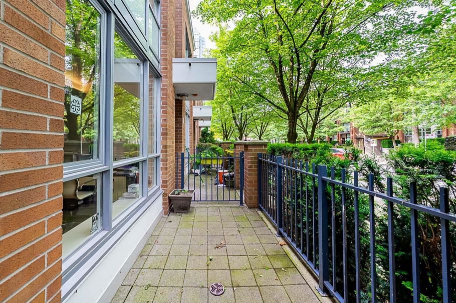 938 Beatty Street Vancouver, BC - 3