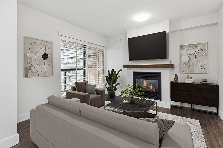 2002 989 Richards Street Vancouver, BC - 1