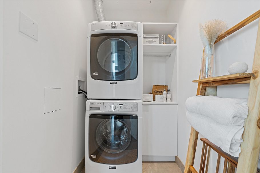 2403 125 E 14th Street North Vancouver, BC - 29