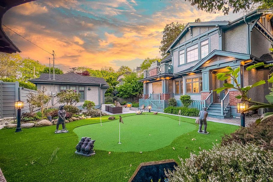 6038 Marguerite Street Vancouver, BC - 2