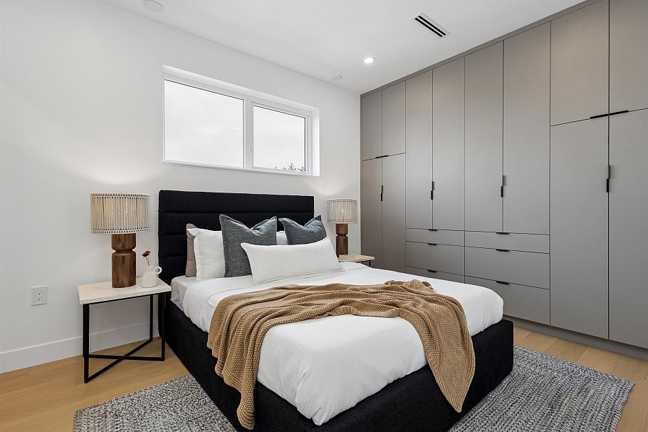 2 3637 E 46th Avenue Vancouver, BC - 22