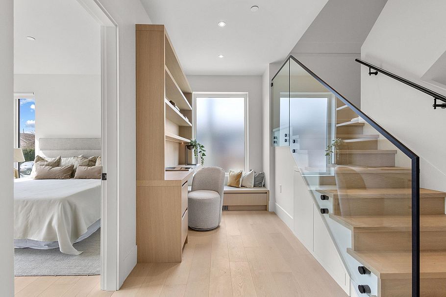 1 2425 Kitchener Street Vancouver, BC - 12