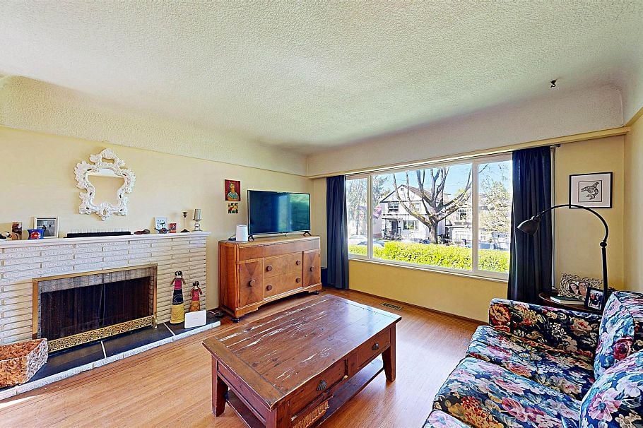 3752 Beatrice Street Vancouver, BC - 8