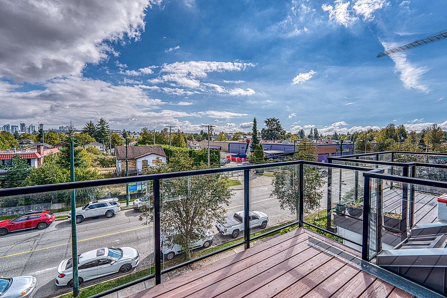 5063 Earles Street Vancouver, BC - 2