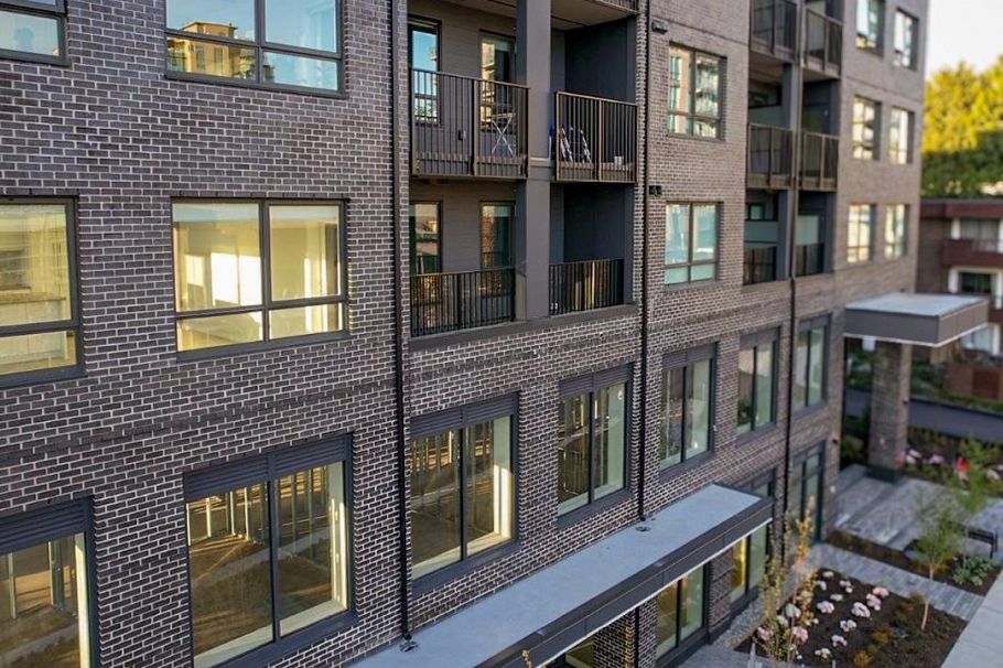 402 110 E 17th Street North Vancouver, BC - 21