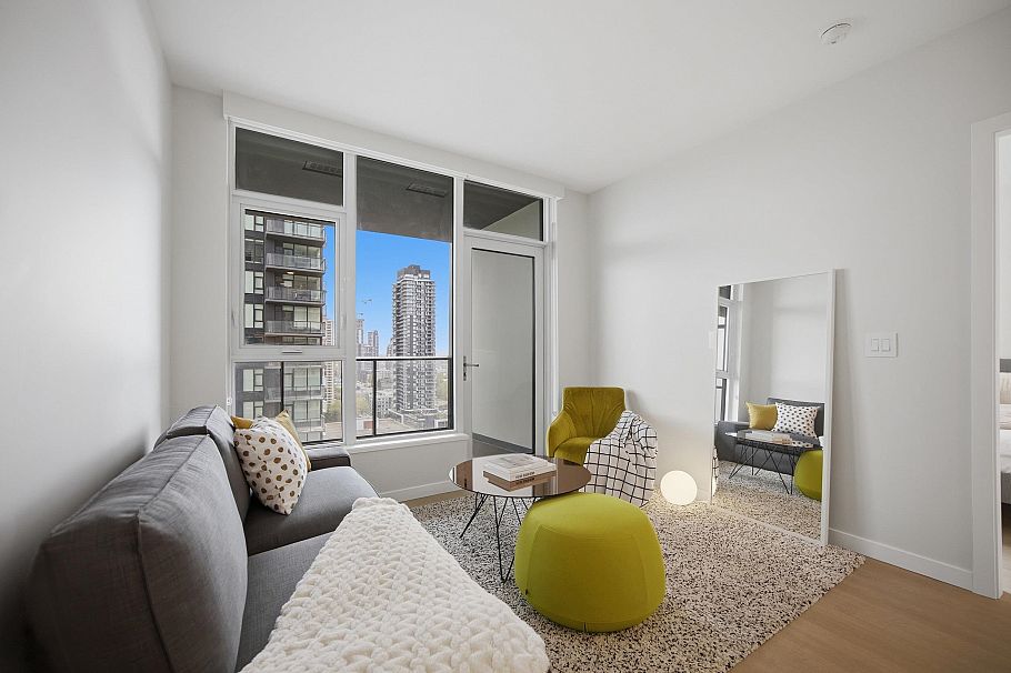 1910 2108 Gilmore Avenue Burnaby, BC - 2