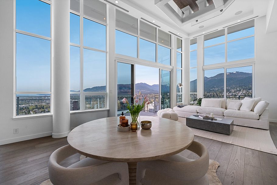 2403 125 E 14th Street North Vancouver, BC - 2