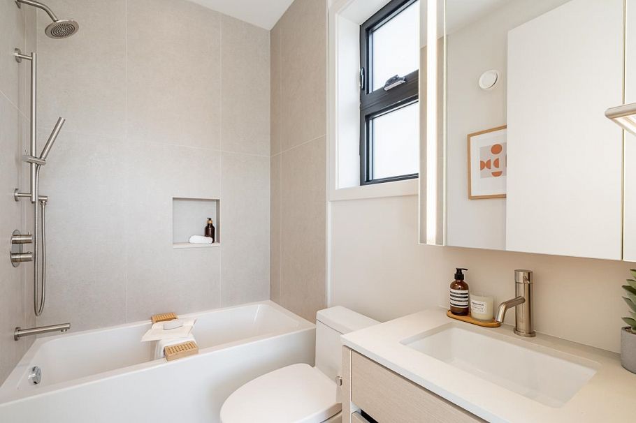 2 372 E 37 Avenue Vancouver, BC - 27