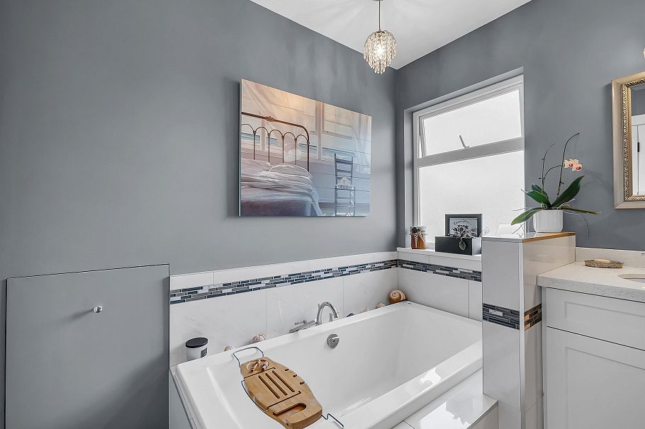 938 Beaumont Drive North Vancouver, BC - 26