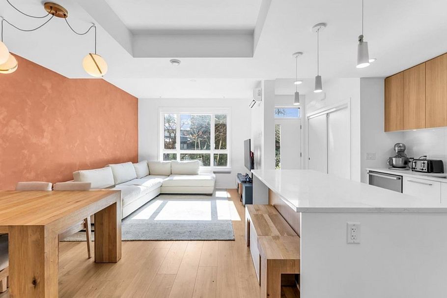 175 2035 Glenaire Drive North Vancouver, BC - 2