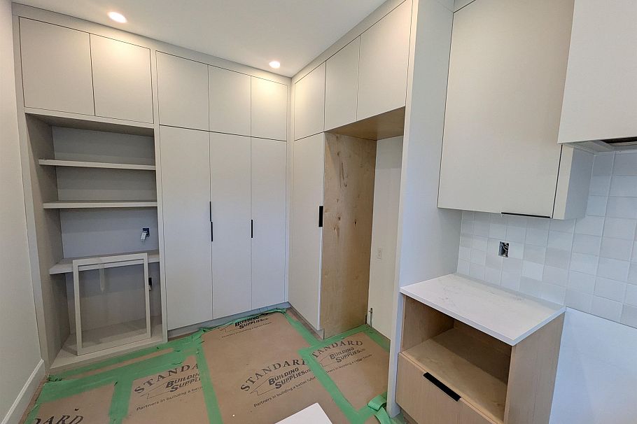 918 E 16th Avenue Vancouver, BC - 6