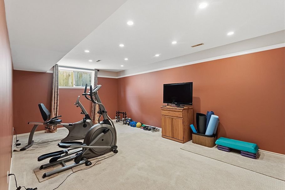 2465 Berton Place North Vancouver, BC - 31