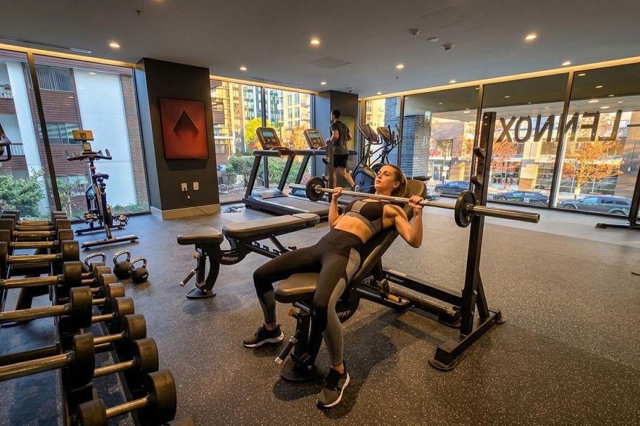 402 110 E 17th Street North Vancouver, BC - 14