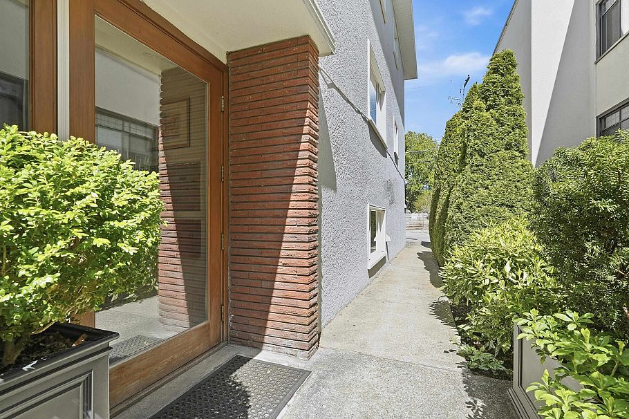 8 2255 W 40th Avenue Vancouver, BC - 20