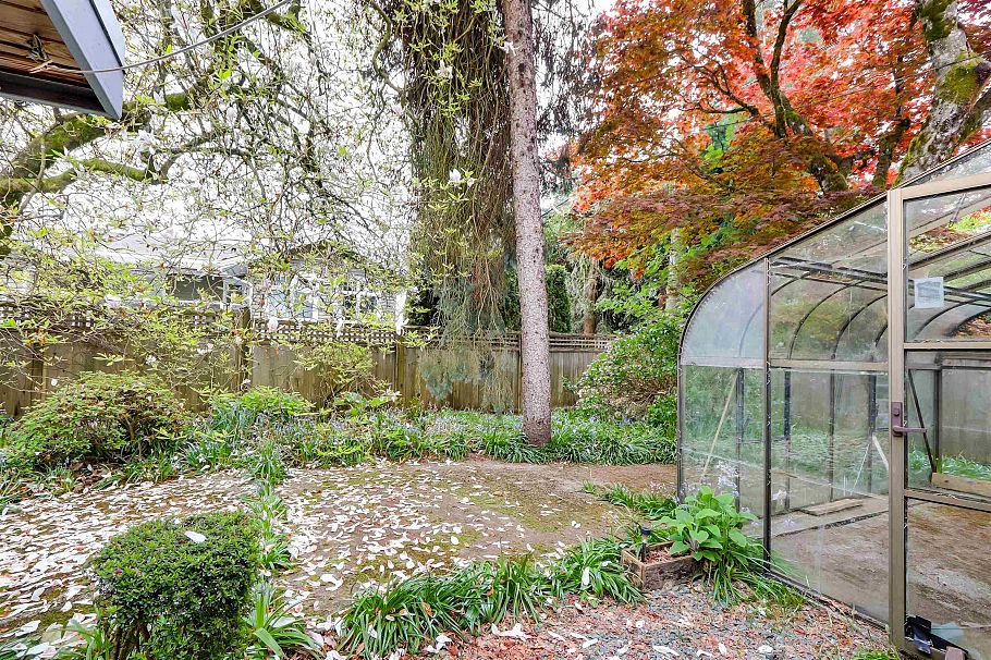 957 Essex Road North Vancouver, BC - 22