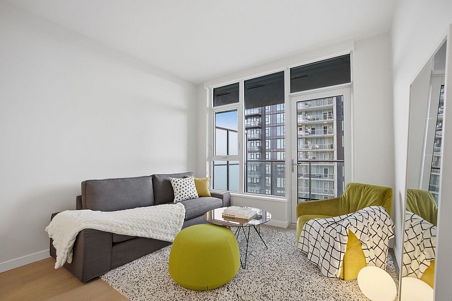 1910 2108 Gilmore Avenue Burnaby, BC - 1