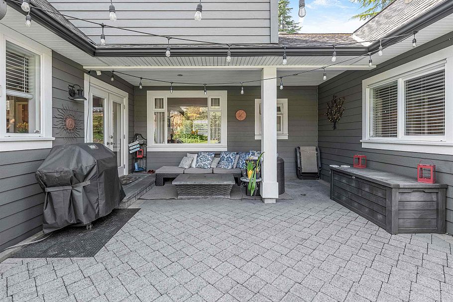 938 Beaumont Drive North Vancouver, BC - 36