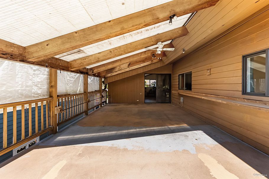 4585 Raeburn Street North Vancouver, BC - 31