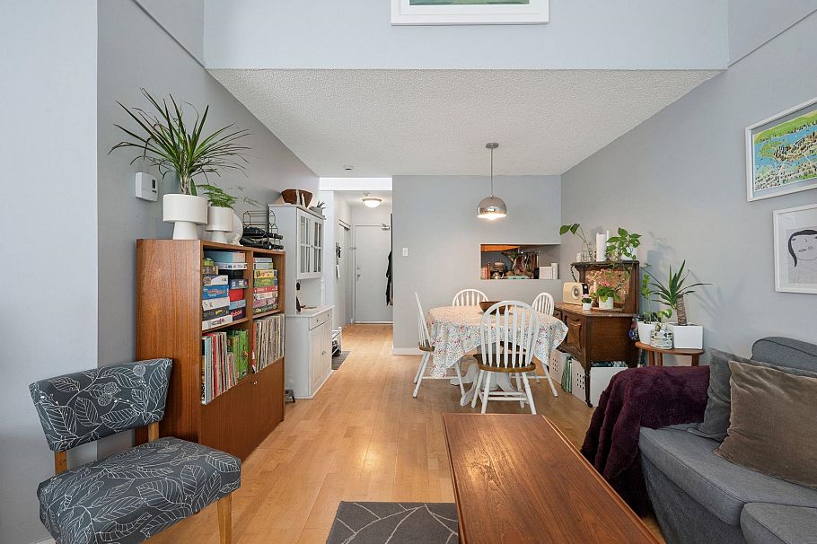 407 1345 Comox Street Vancouver, BC - 4