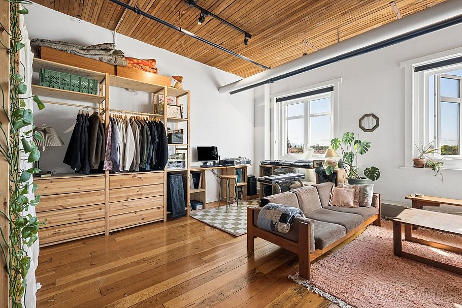 321 2556 E Hastings Street Vancouver, BC - 4