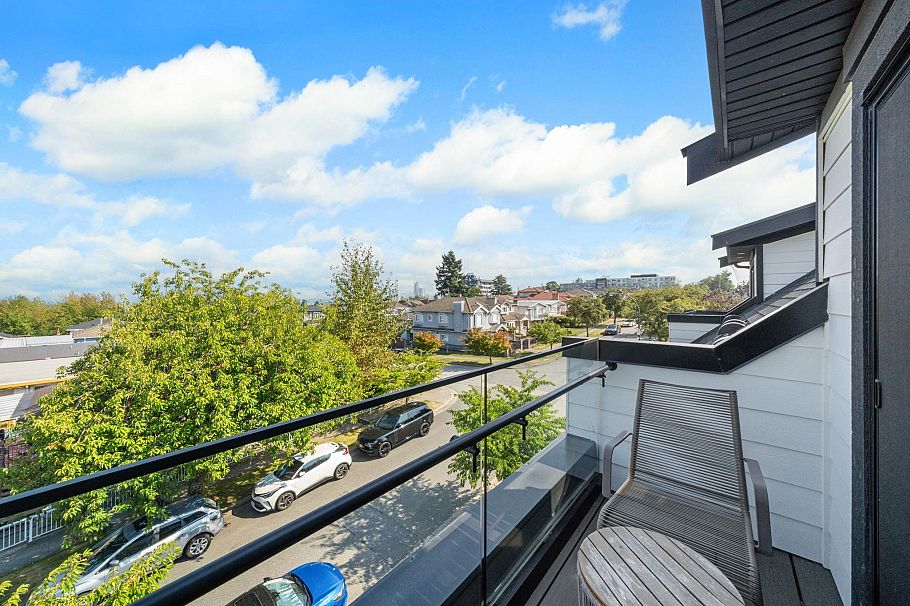 3192 E 23rd Avenue Vancouver, BC - 2