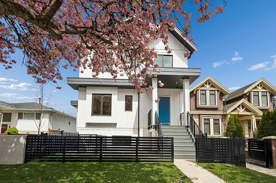 1 3637 E 46th Avenue Vancouver, BC - 38