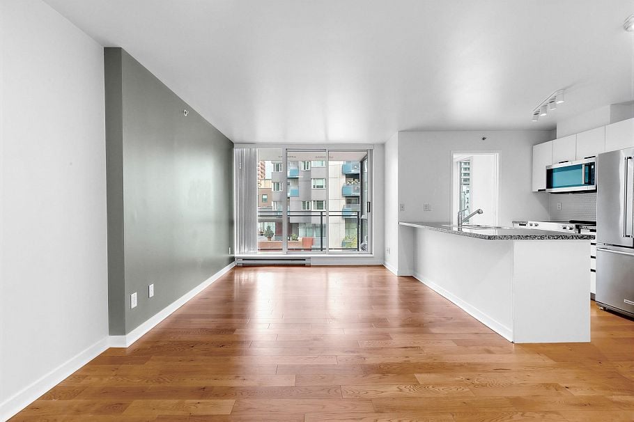 602 1082 Seymour Street Vancouver, BC - 3