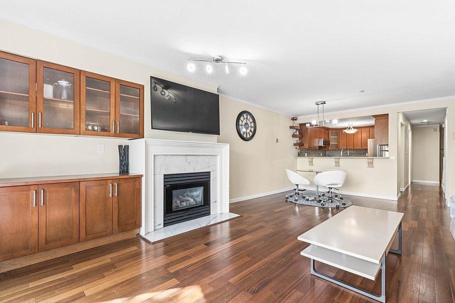 3 2150 SE Marine Drive Vancouver, BC - 2