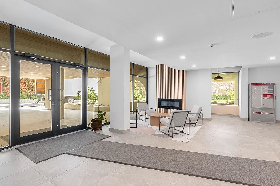 202 4353 Halifax Street Burnaby, BC - 3