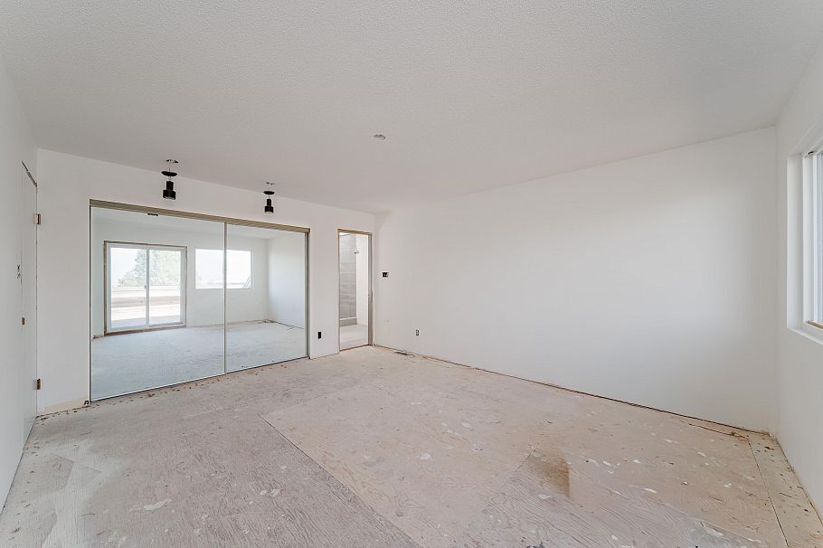 3974 W 10th Avenue Vancouver, BC - 25