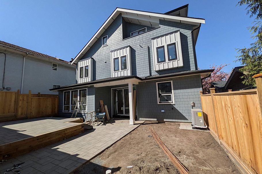 918 E 16th Avenue Vancouver, BC - 1