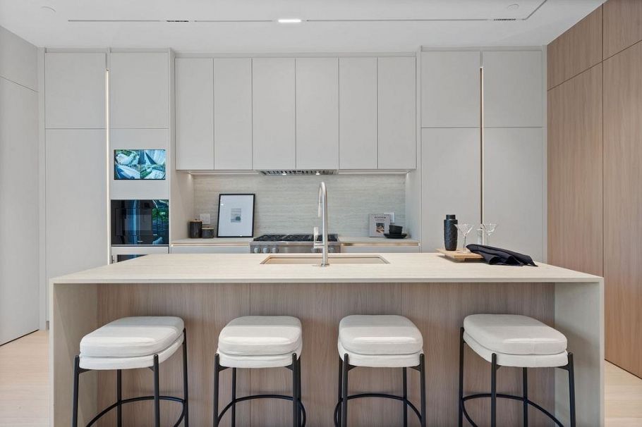 1 2935 W 15th Avenue Vancouver, BC - 9