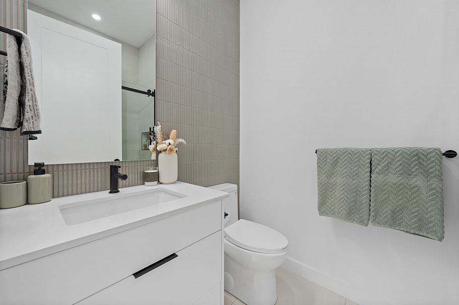 1440 E 17th Avenue Vancouver, BC - 26