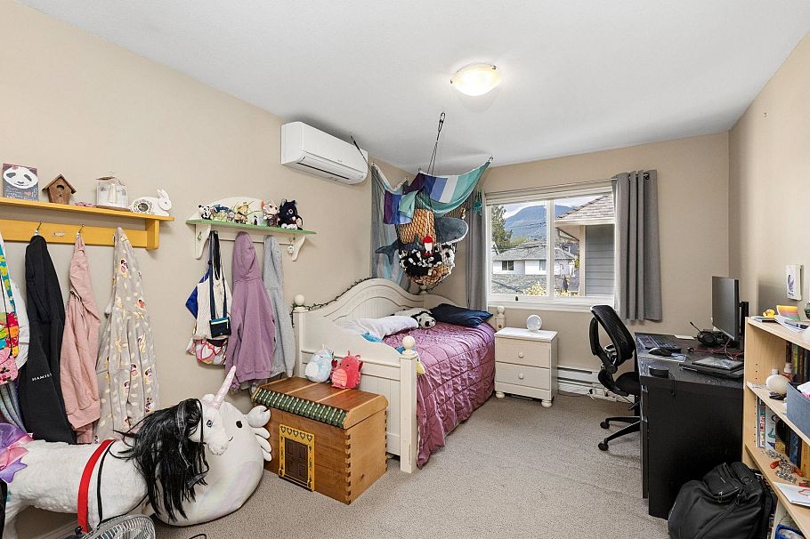 250 E 17th Street North Vancouver, BC - 27