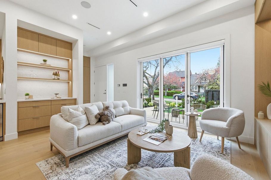 1 3708 W 18th Avenue Vancouver, BC - 5