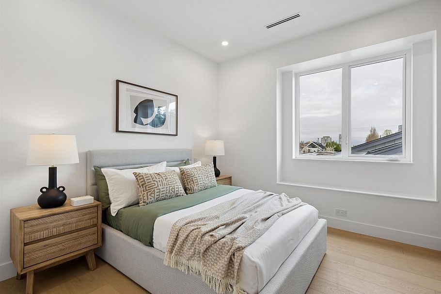 2 3637 E 46th Avenue Vancouver, BC - 26