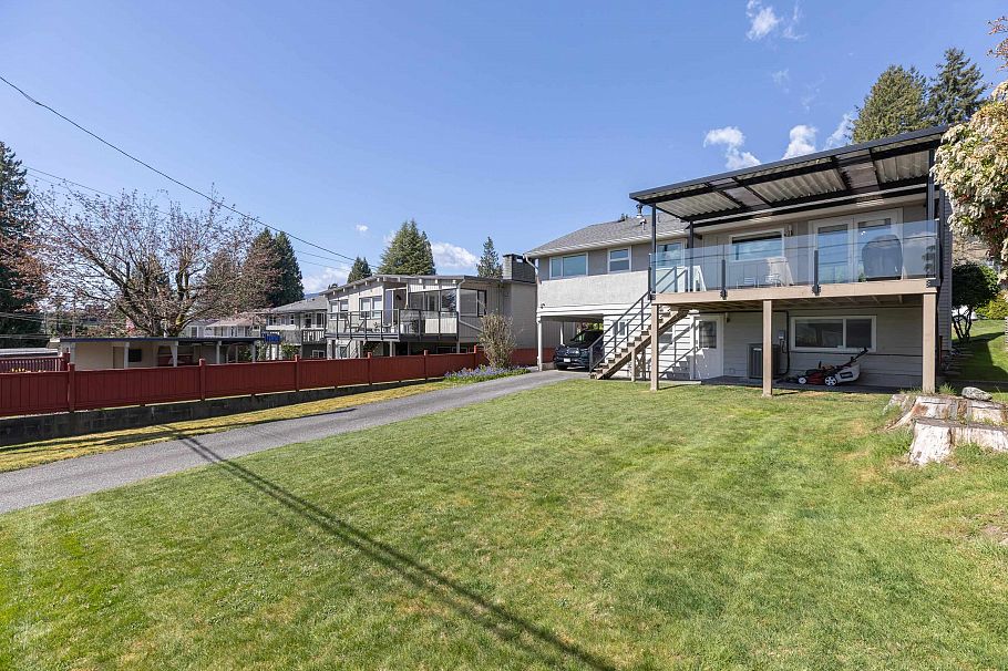 219 E 26th Street North Vancouver, BC - 37