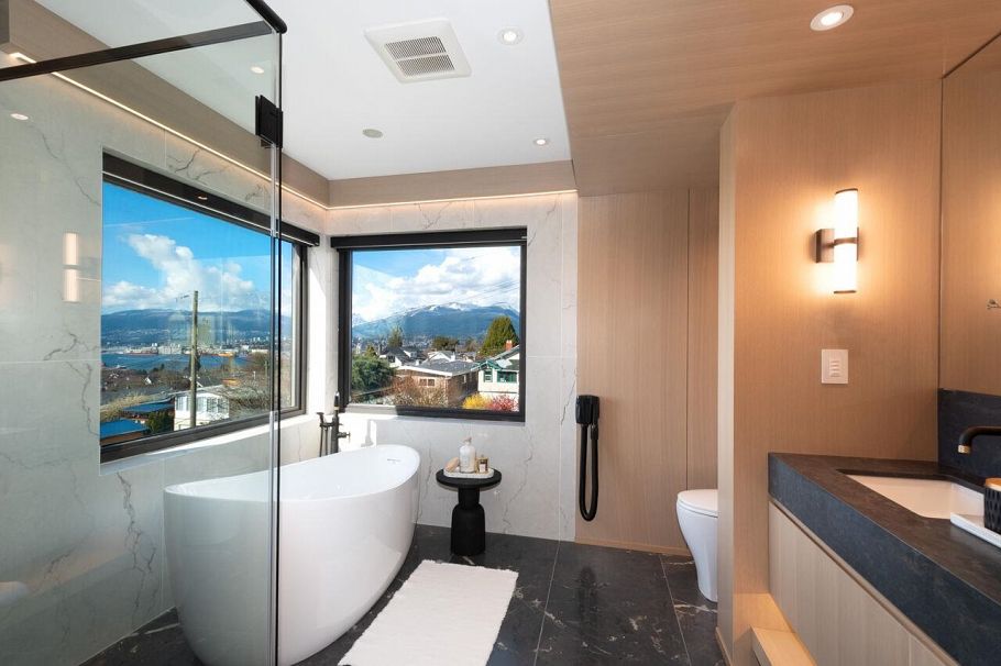 3679 Pandora Street Vancouver, BC - 18