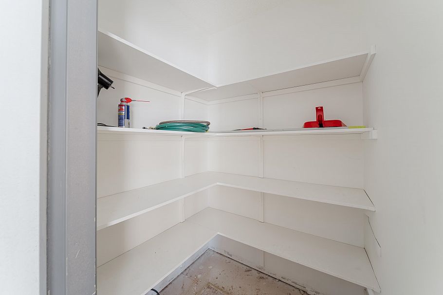 3974 W 10th Avenue Vancouver, BC - 18