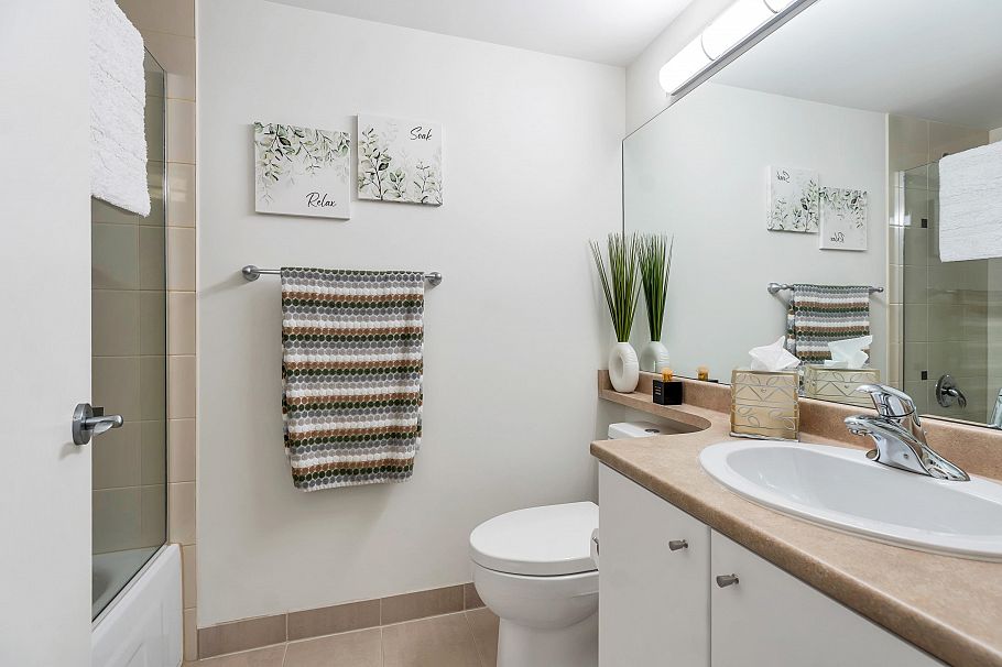 102 736 W 14th Avenue Vancouver, BC - 25