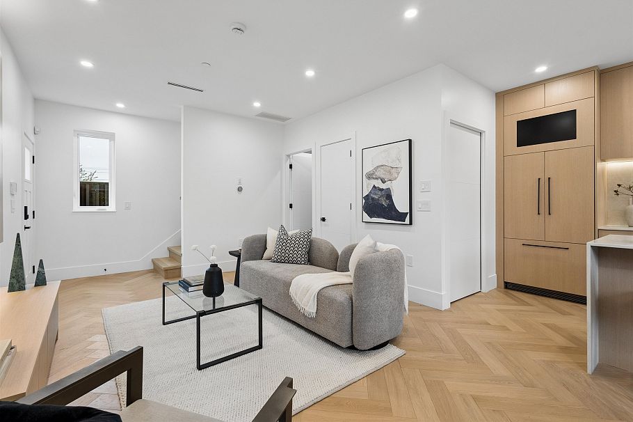 2 3639 E 46th Avenue Vancouver, BC - 12