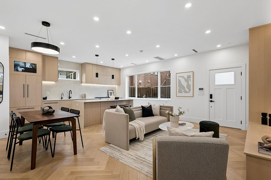 1 3639 E 46th Avenue Vancouver, BC - 15