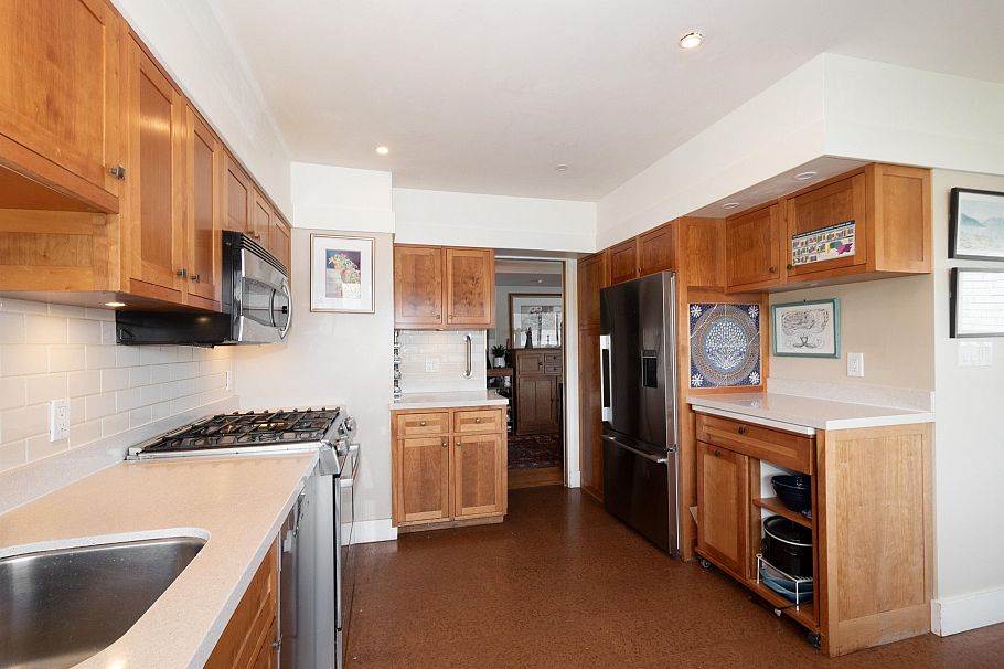 4455 Harris Place North Vancouver, BC - 13