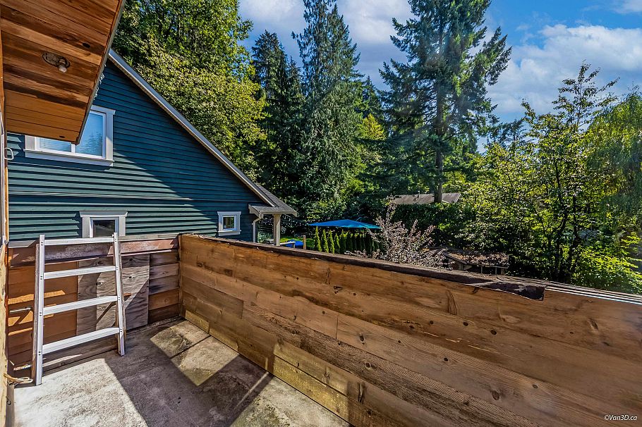 4585 Raeburn Street North Vancouver, BC - 34