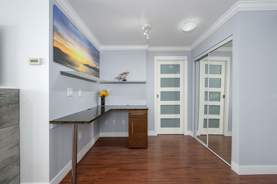 608 145 St. Georges Avenue North Vancouver, BC - 22