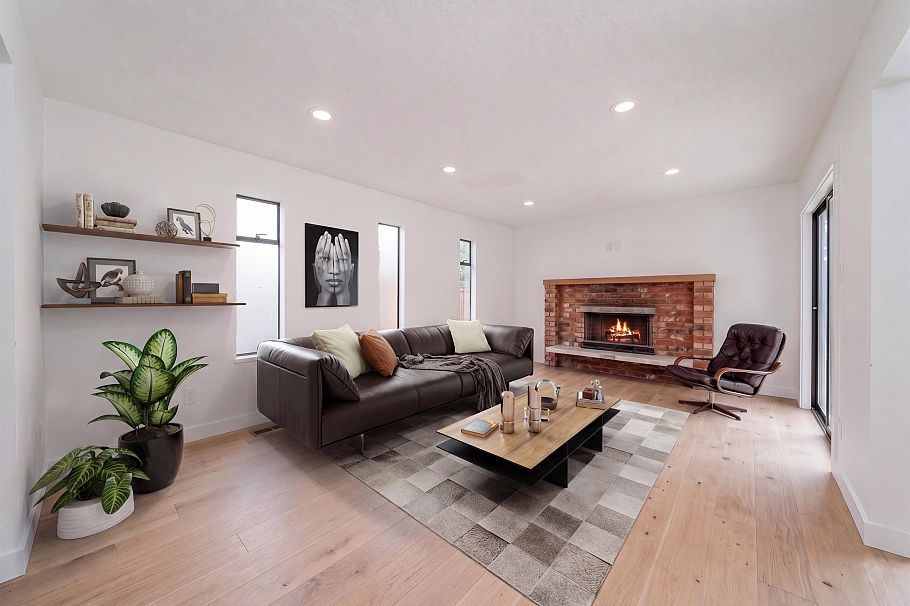 3974 W 10th Avenue Vancouver, BC - 4