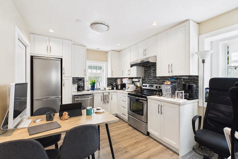738 W 54th Avenue Vancouver, BC - 33