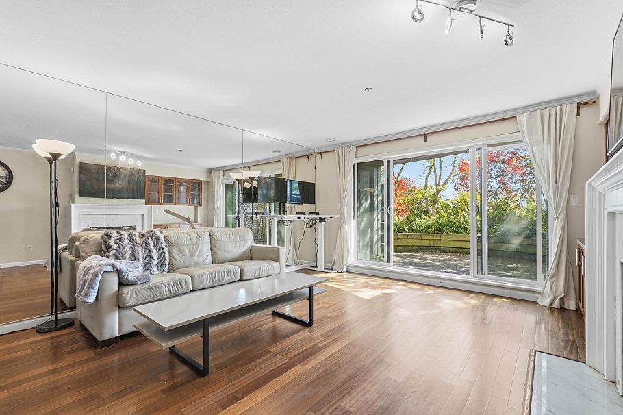 3 2150 SE Marine Drive Vancouver, BC - 3